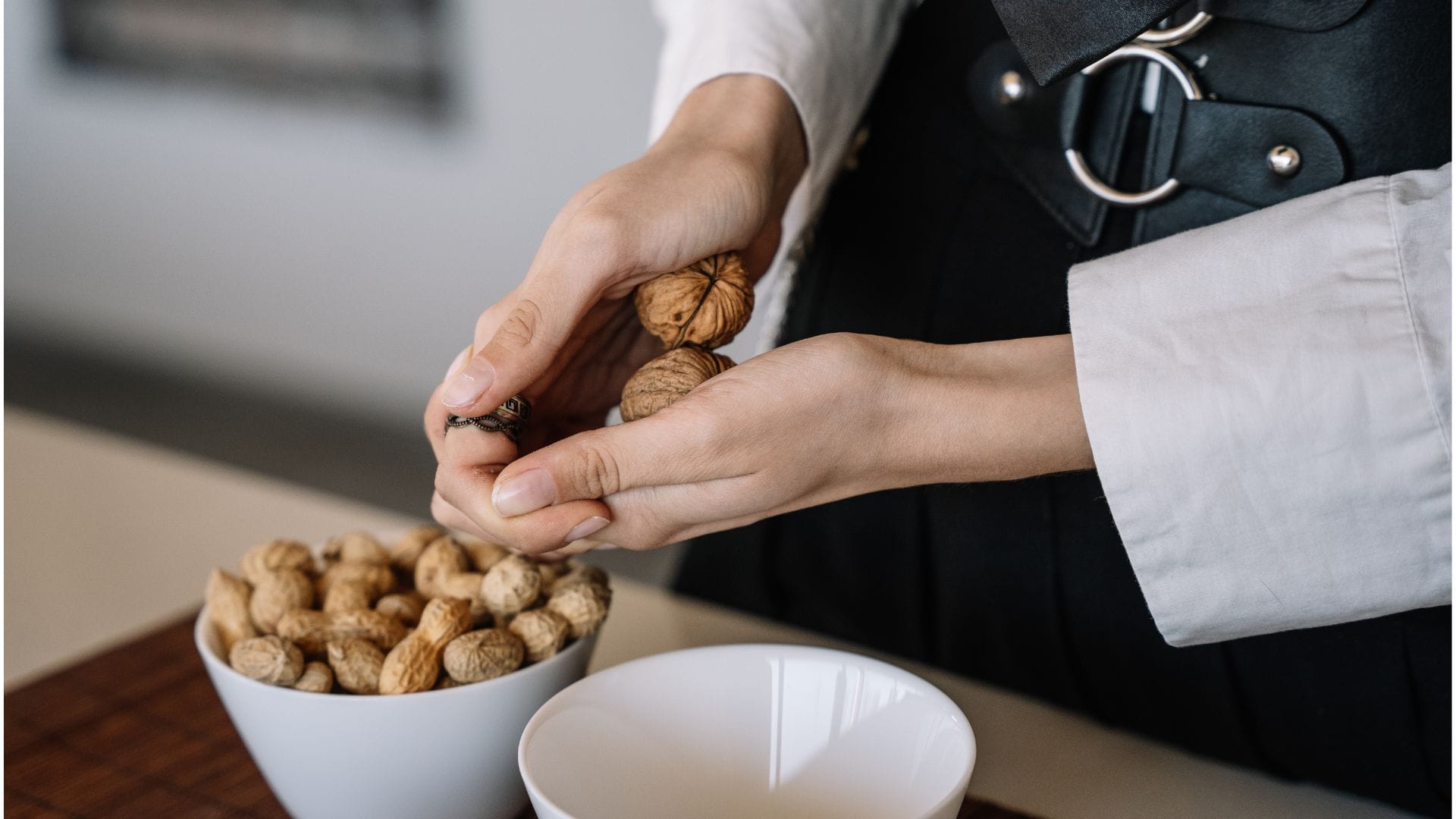 Healthy snacks - walnuts.