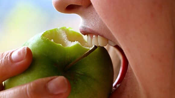 10 Delicious Snacks That Are Good For Your Teeth