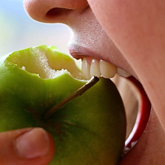 10 Delicious Snacks That Are Good For Your Teeth